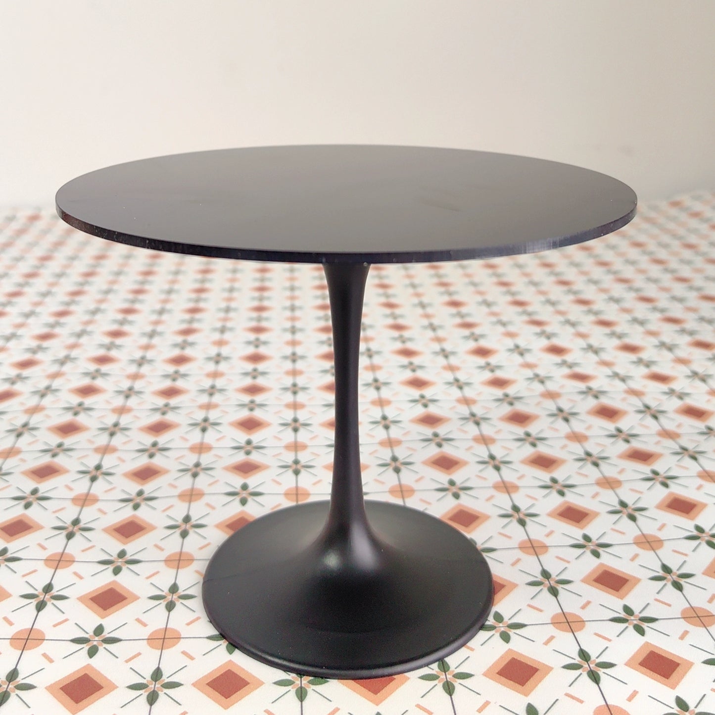 1/6 Scale Round Dining Table – Minimalist Dollhouse Furniture for BJD & Blythe | Black & White, 2 Sizes Available