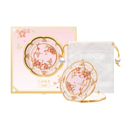 故宮からお届け | 故宮博物院の遺物にインスパイアされた携帯用鏡 – 手持ち式、ブロンズ調、折りたたみ式、コーム付きギフトセット