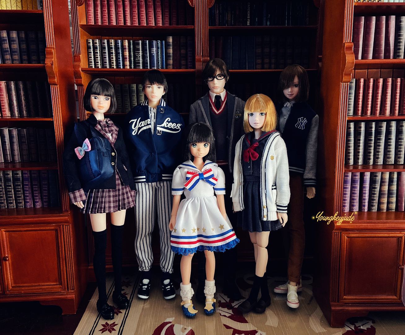 1/6スケール ヴィンテージ本棚＆ディスプレイキャビネット – BJD＆ブライス用ミニチュアドールハウス家具 | 図書館のような雰囲気