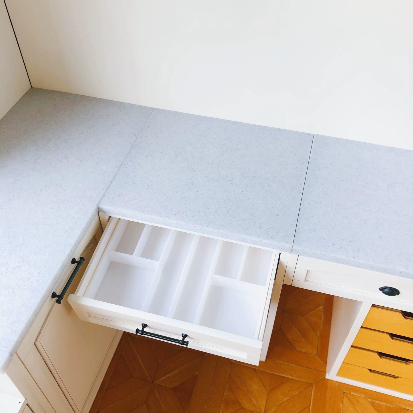 1/6 Scale Dollhouse Kitchen Furniture Set  9-Piece Modular Cabinets in White  | BJD & Blythe Miniature Kitchen full set