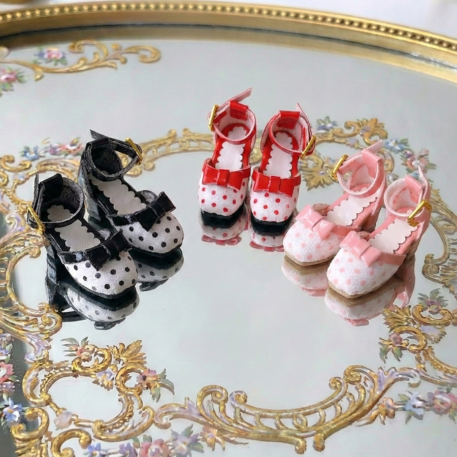 Vintage polka dot lace-up high-heel doll shoes fitting Blythe, Licca, Azone, FR and Obitsu 22/24.